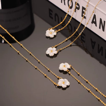 Stainless Steel Gold Plated Chain Elegant Necklace for Women White Shell Flower Shaped Pendant Necklace Summer Jewelry Gift
